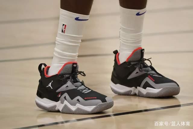 丁威迪一年合同回归独行侠 上季在湖人场均7分