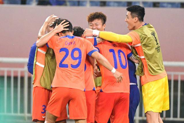 东契奇三双+三分准绝杀 独行侠险胜森林狼2-0