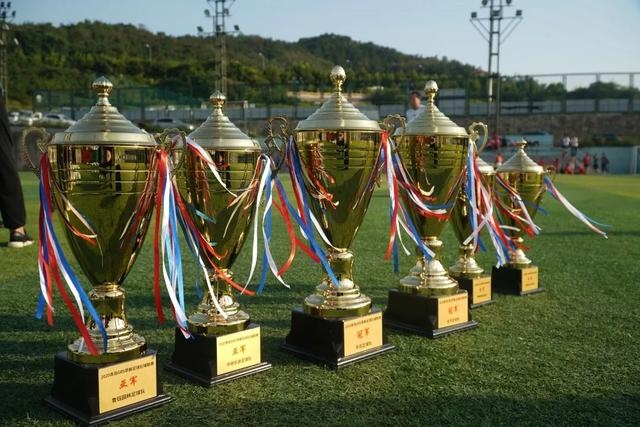 费尔德32分北控险胜深圳总分1-1 廖三宁20+10